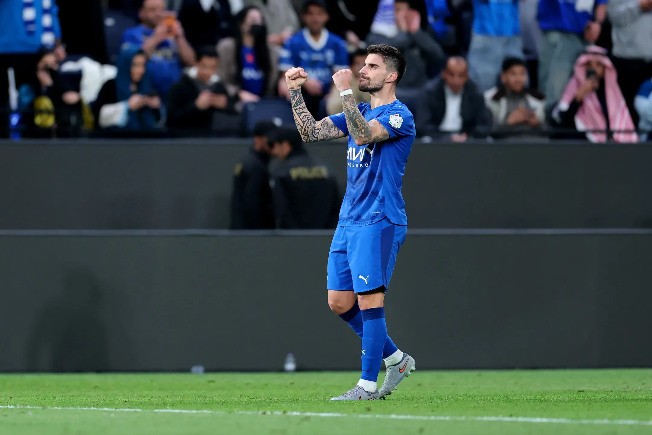 Rúben Neves justifica renovação de contrato